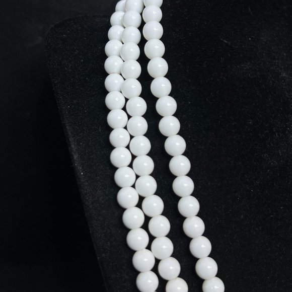 Vintage Gold Tone And White Triple Strand Beaded Necklace (311) - Picture 2 of 7